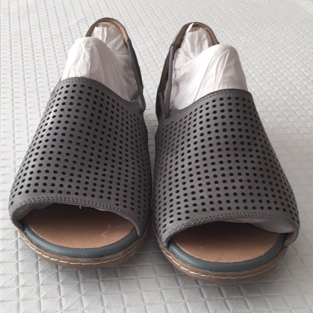 Women’s shoes